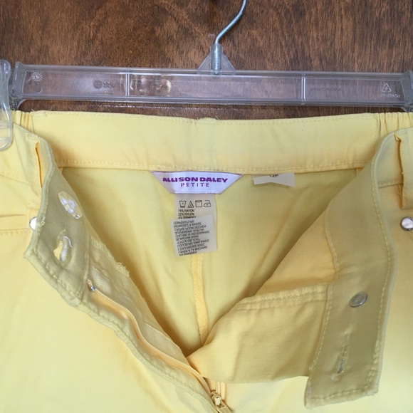 Allison Daley capry - Picture 5 of 6